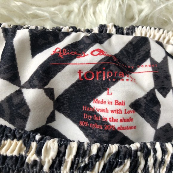 Alice and Olivia Bikini - Picture 7 of 8